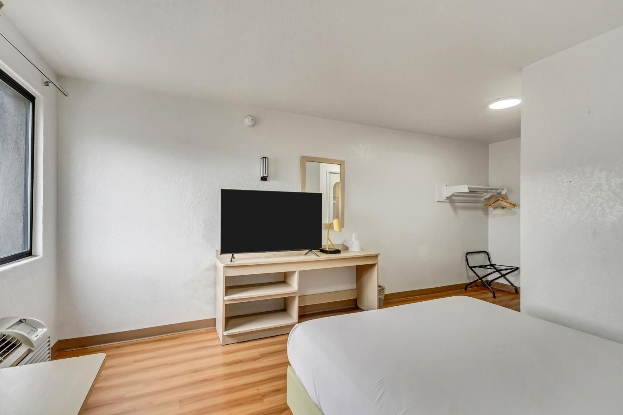 Motel 6 Ogden, Ut- Downtown מראה חיצוני תמונה