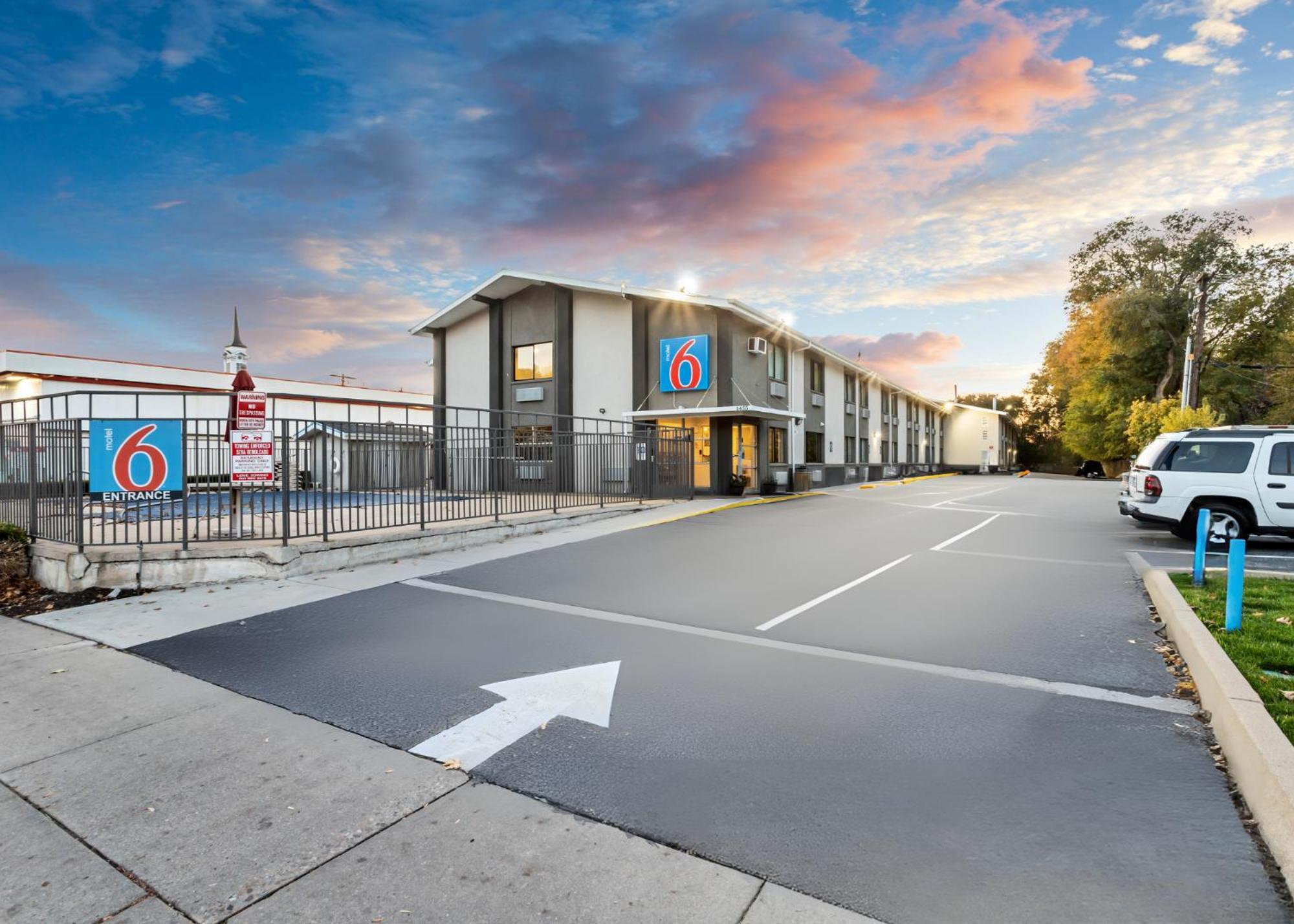 Motel 6 Ogden, Ut- Downtown מראה חיצוני תמונה