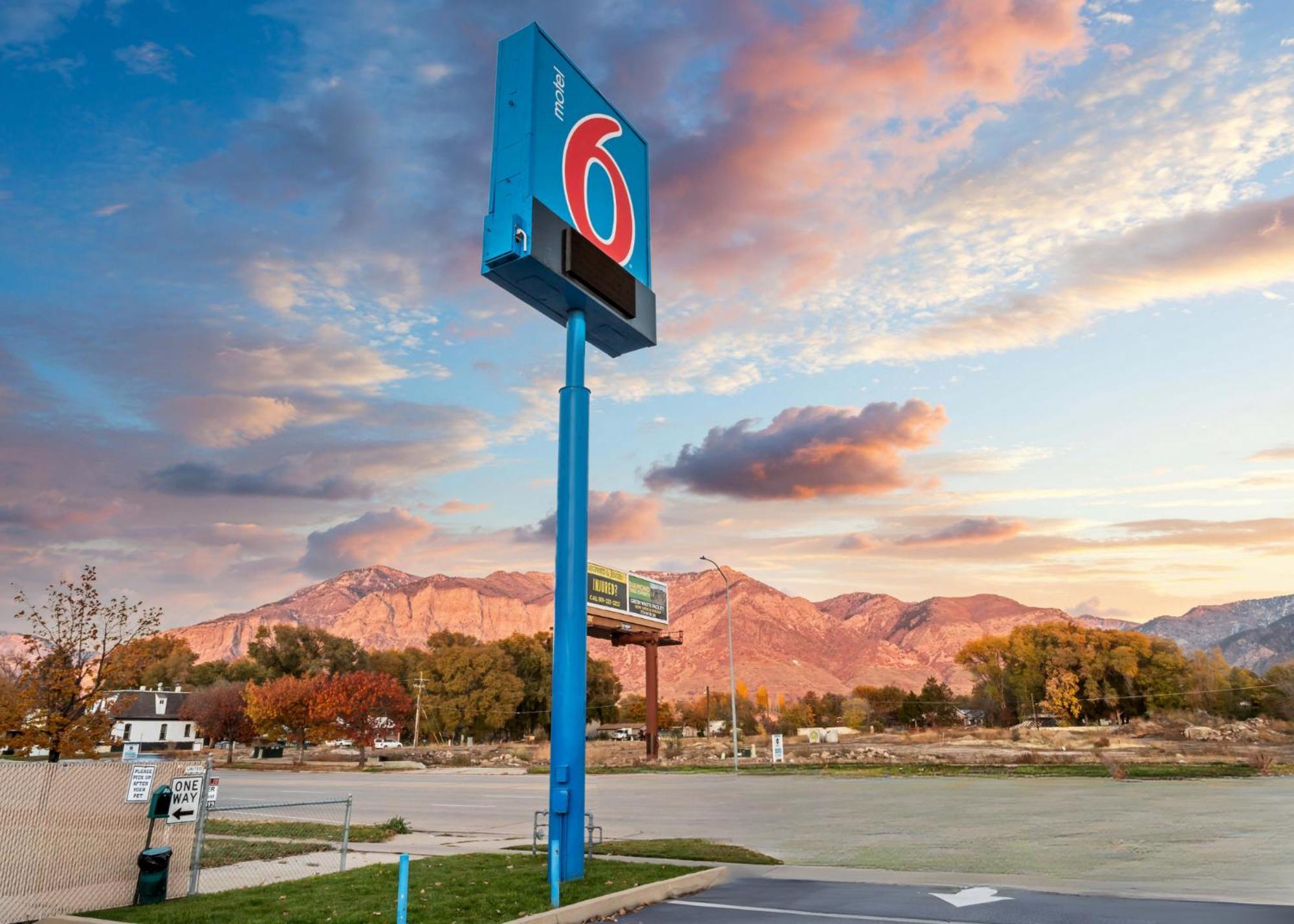 Motel 6 Ogden, Ut- Downtown מראה חיצוני תמונה