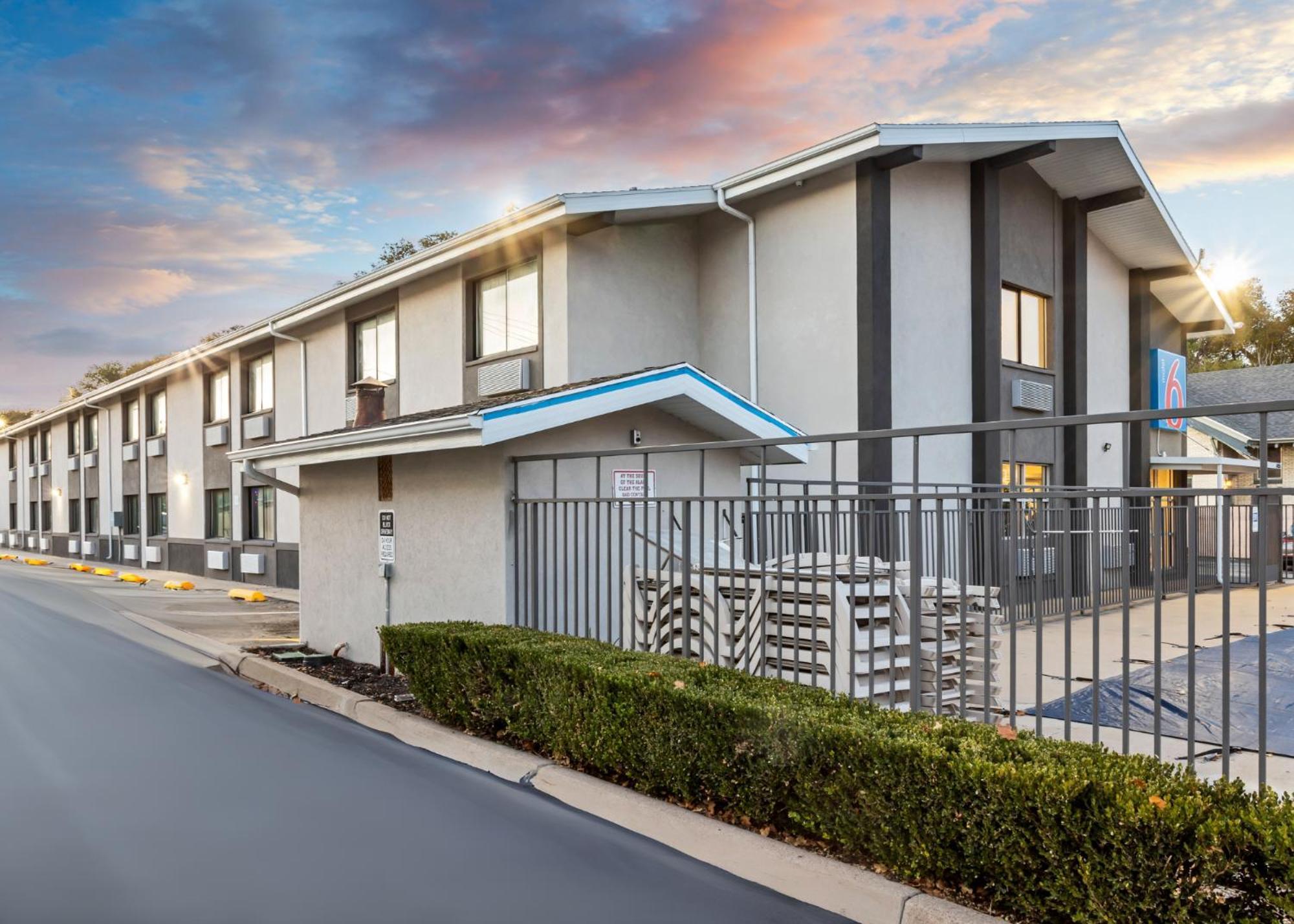 Motel 6 Ogden, Ut- Downtown מראה חיצוני תמונה