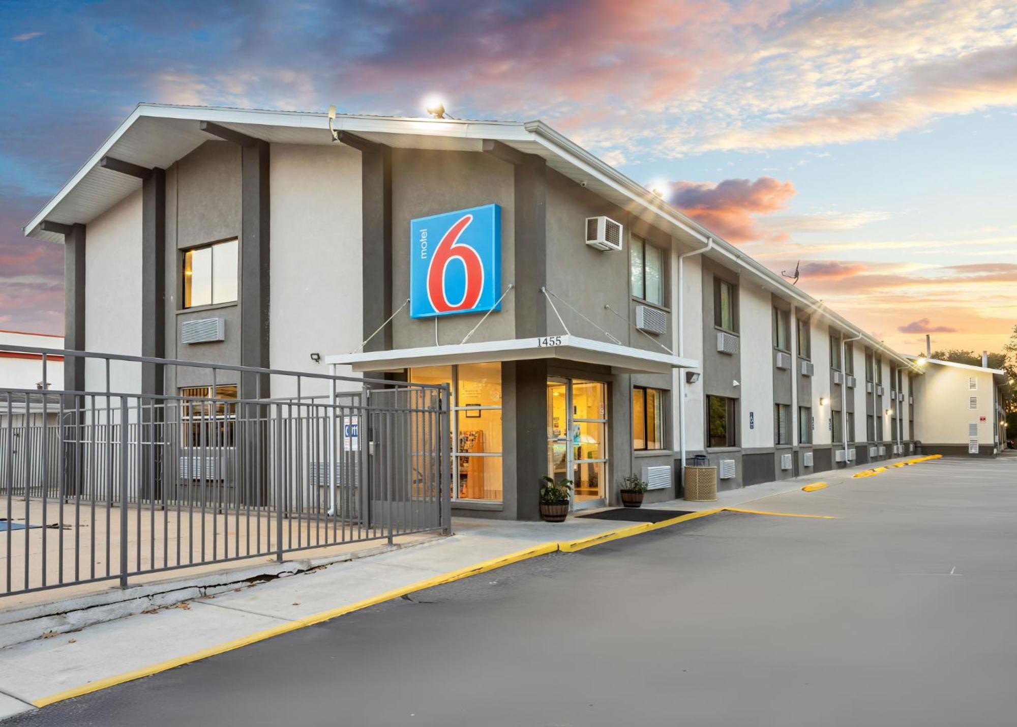 Motel 6 Ogden, Ut- Downtown מראה חיצוני תמונה